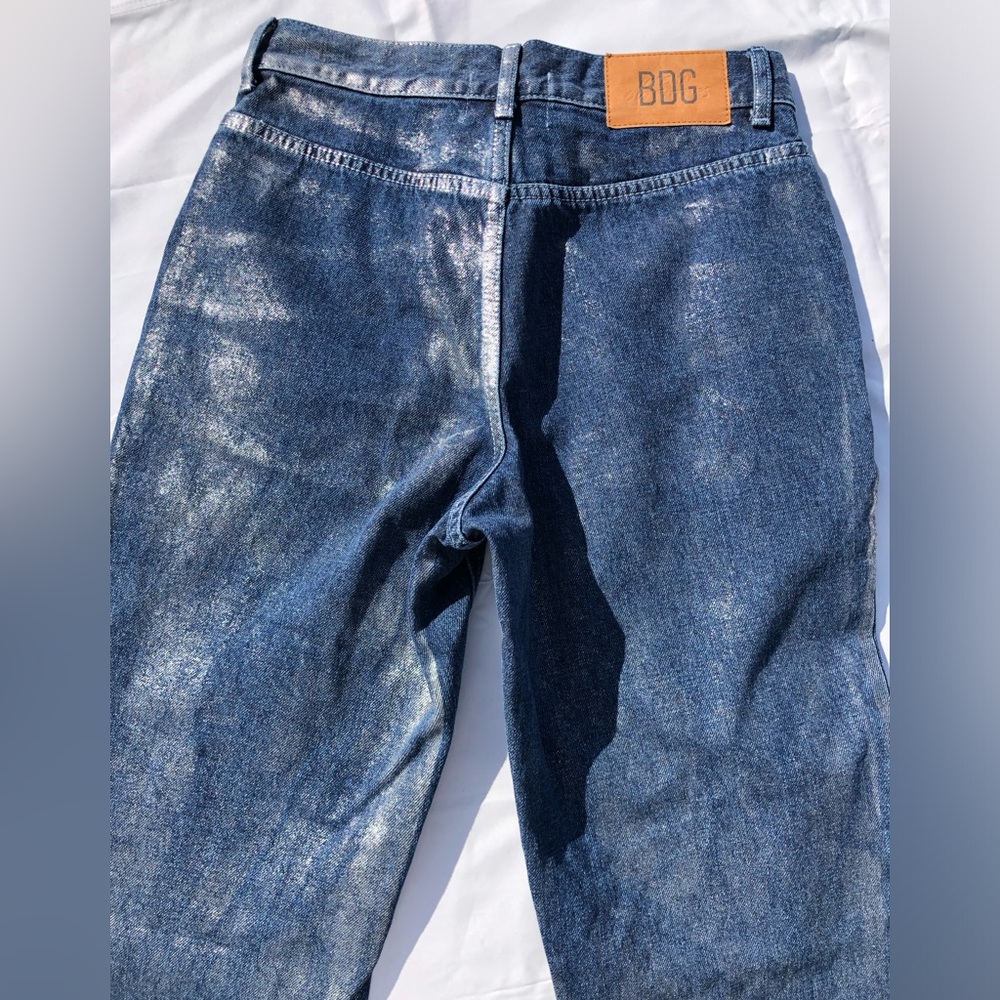 UO silver metallic cowboy jeans-size 27 - Picture 9 of 14